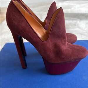 Red Platform Stiletto Heels with V-Cut Design
